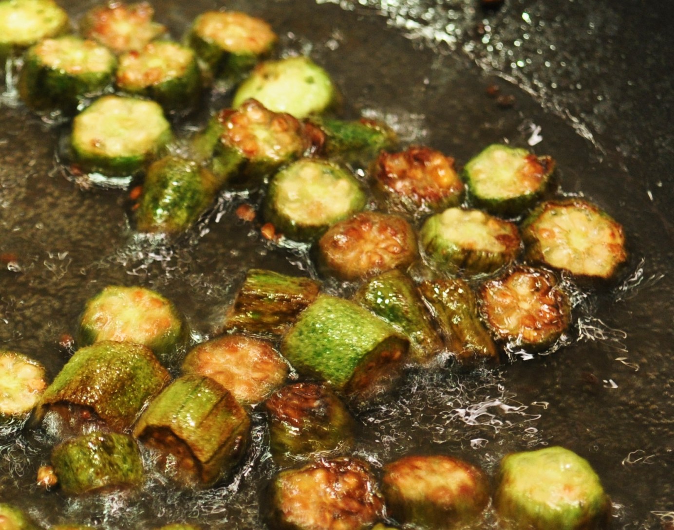 Most WONDERFUL Crispy Okra and Curry Leaf Raita | The Sassy Spoon: Fun ...